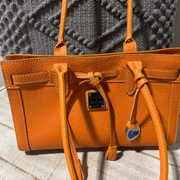 New!❤️Dooney & Bourke Ginger Mini Tassel Tote - Picture 2 of 6